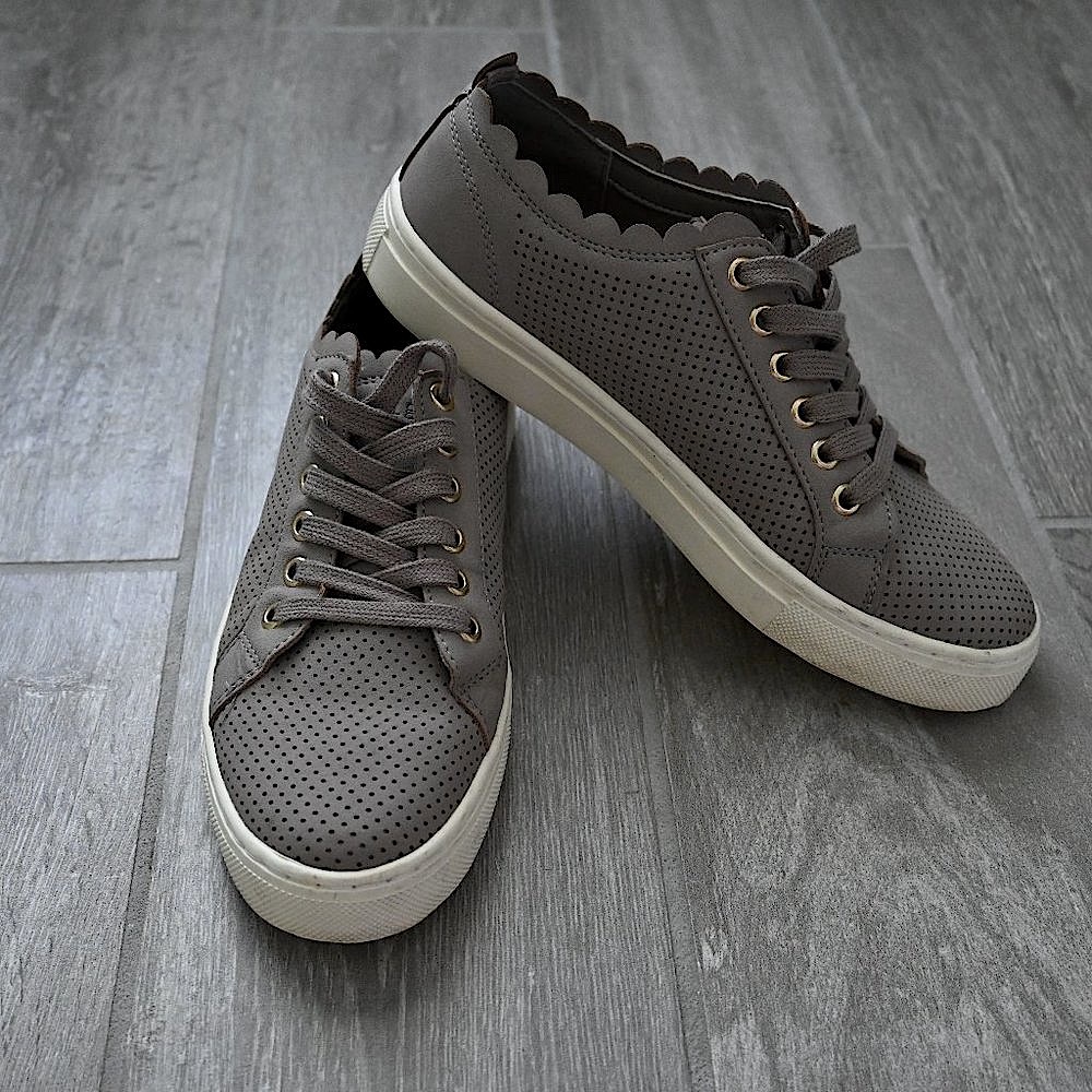 Indigo Rd Lavender/gray  Scalloped Sneakers